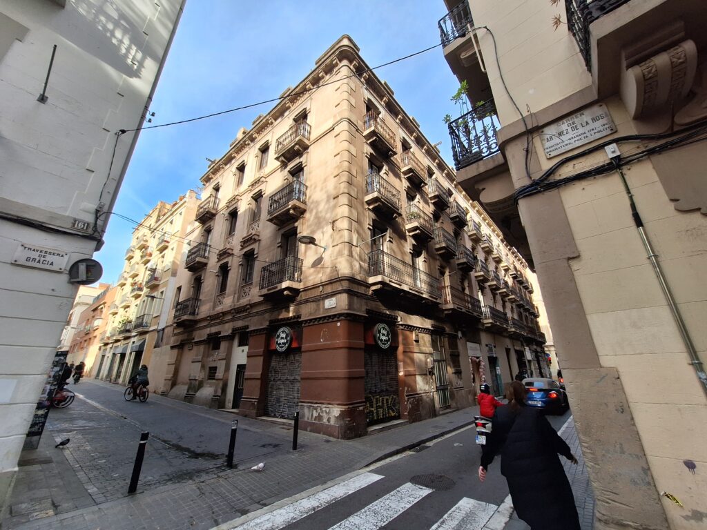 Louer un appartement à Barcelone : prix 2026, plafond légal et colocation
