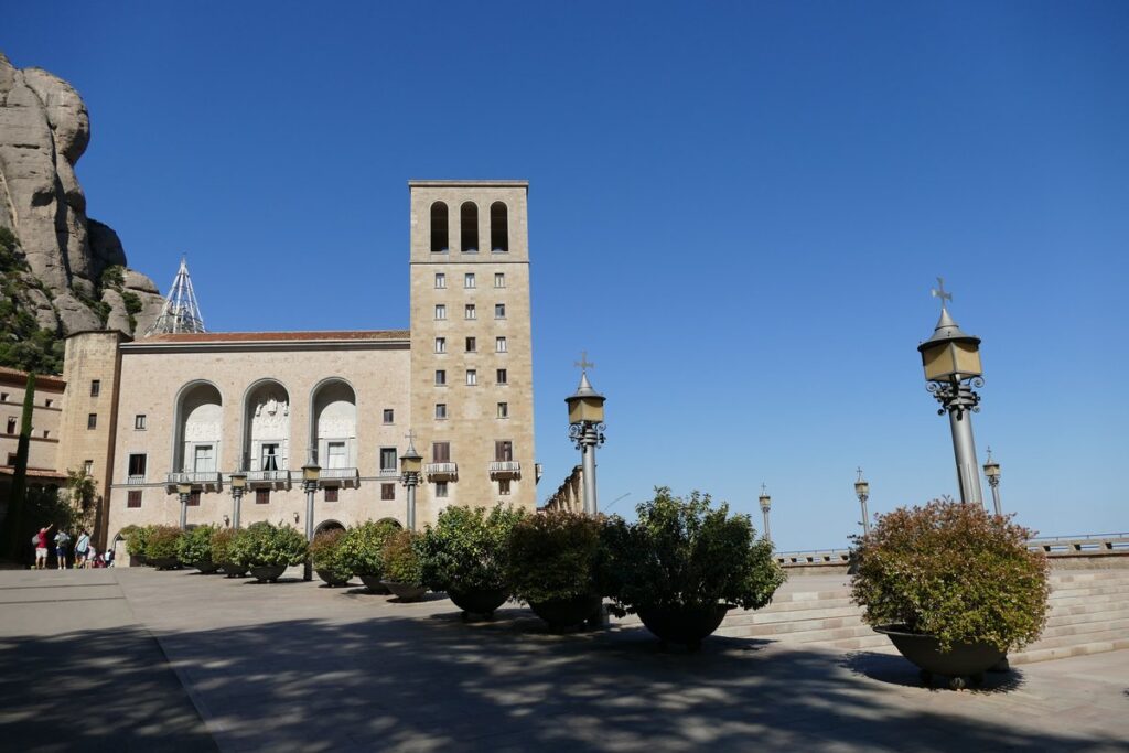 Visiter Montserrat depuis Barcelone : transport, monastère et randonnée