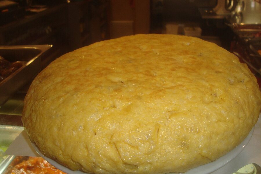 Tortilla de patatas entière