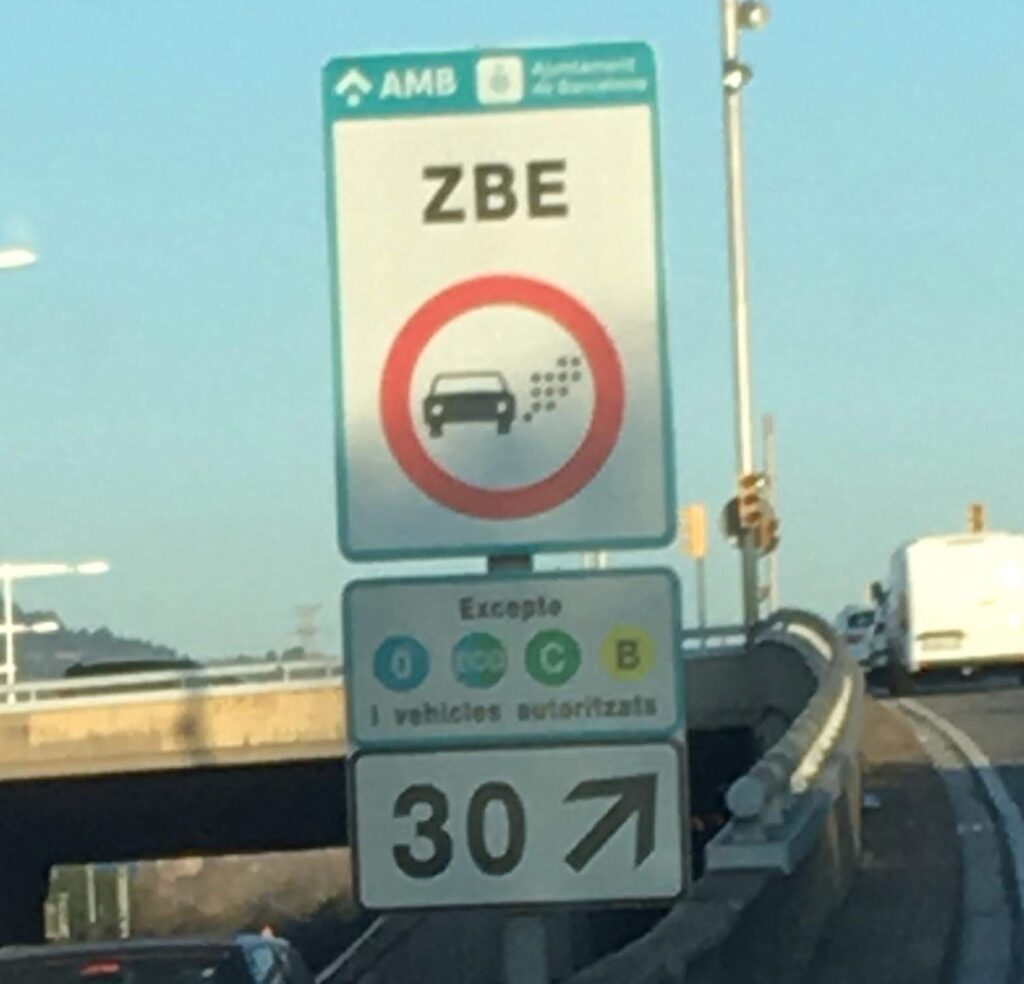Circuler en voiture à Barcelone : la ZBE et les formalités