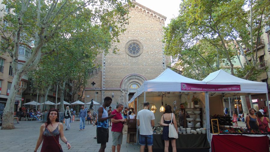 Rues et place de la Virreina pendant la Festa Major de Gràcia à Barcelone