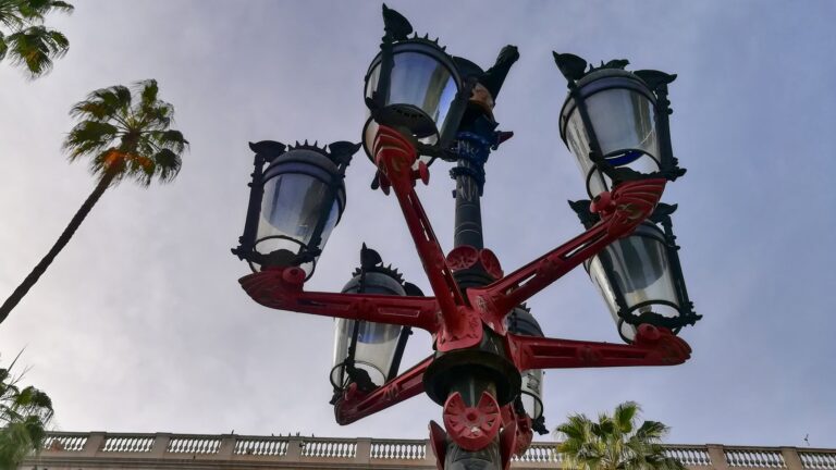 Gaudí sans file d&rsquo;attente : les œuvres qu&rsquo;on visite sans billet ni réservation
