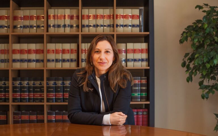 María Eduviges Pontigo Drabs, avocate francophone