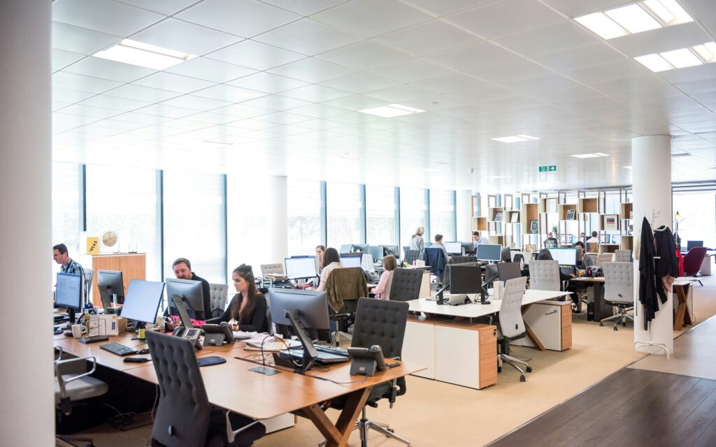 Vérifier un employeur et décoder une offre d’emploi en Espagne