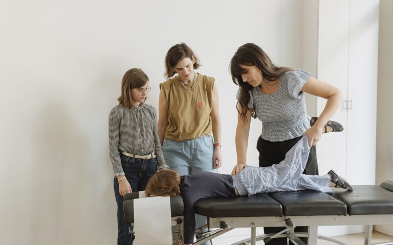 Léa Salgado, chiropracteure à Barcelone